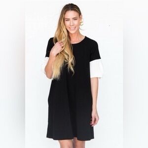 Agnes & Dora Onassis Black Shift Dress with White Sleeve size Medium NWT